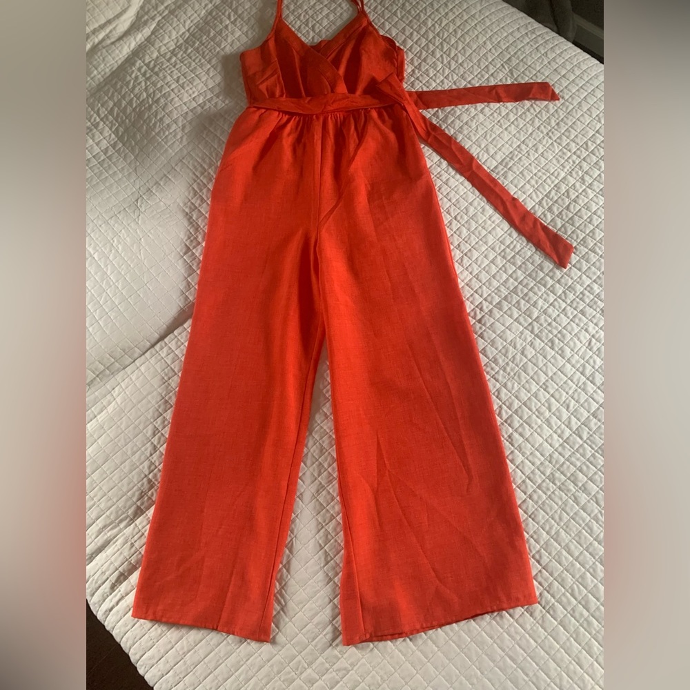 NWOT Wide Legged Jumper- Elastic Waist w/Belt